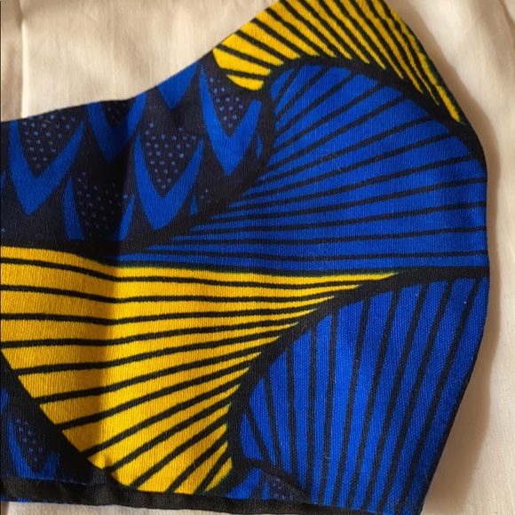 Authentic reversible African print facial mask - Picture 3 of 5